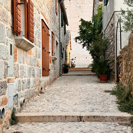 Lavanda Stonehouse Hvar *